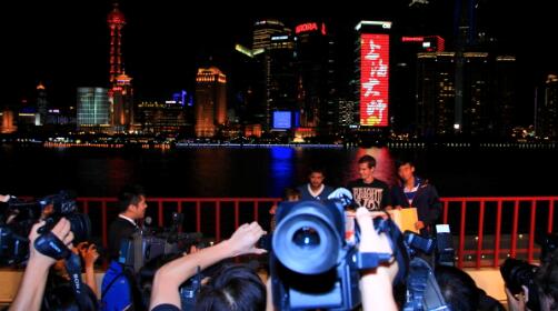 上?；ㄆ靗ed燈光幕墻廣告